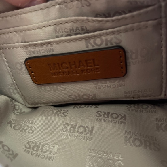 Authentic mk purse - Picture 3 of 3